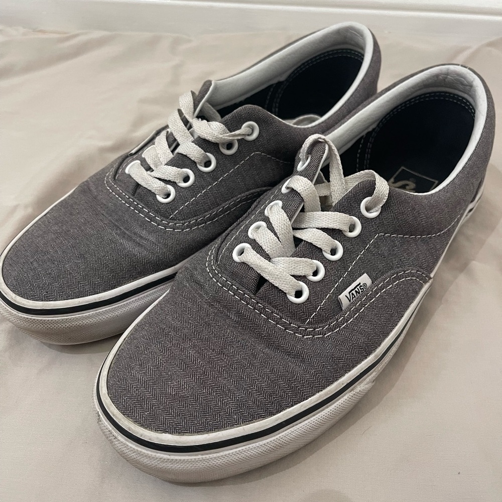 Classic/old school Vans, bought approx 10 years ago- good condition/womens 9.5